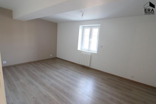 À louer - Maison rénovée -Centre d'Artenay, proche écoles et commerces