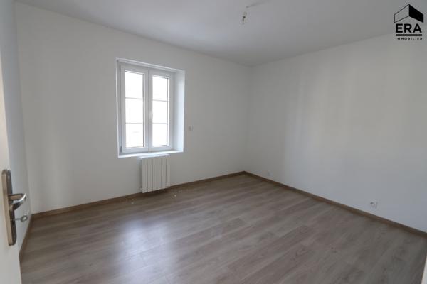 À louer - Maison rénovée -Centre d'Artenay, proche écoles et commerces