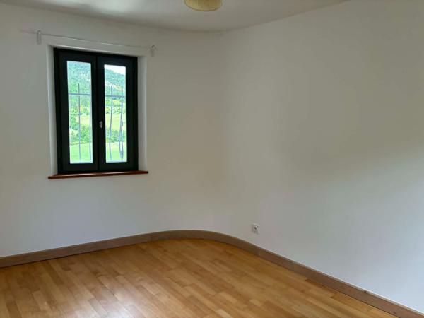 Maison de village à louer 49.74m² à Valbelle