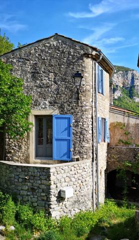 Maison de village à louer 49.74m² à Valbelle