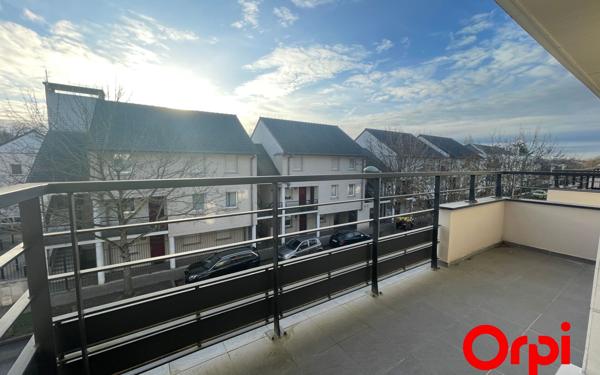 Appartement à vendre    3 pièces • 65 m2 Montigny-le-Bretonneux