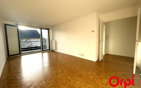 Appartement à vendre    3 pièces • 65 m2 Montigny-le-Bretonneux