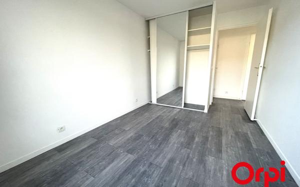 Appartement à vendre    3 pièces • 65 m2 Montigny-le-Bretonneux