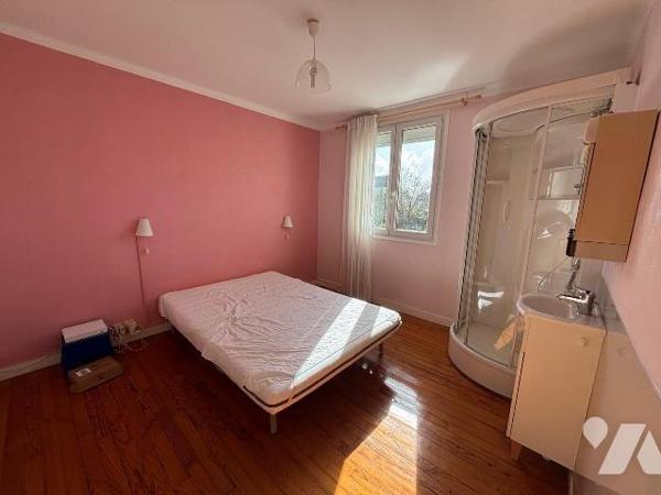 Maison familiale avec jardin constructible à Plabennec

Située dans un environnement calme de...