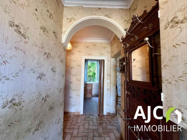 La Riche (37520) Ensemble immobilier à rénover avec dépendances