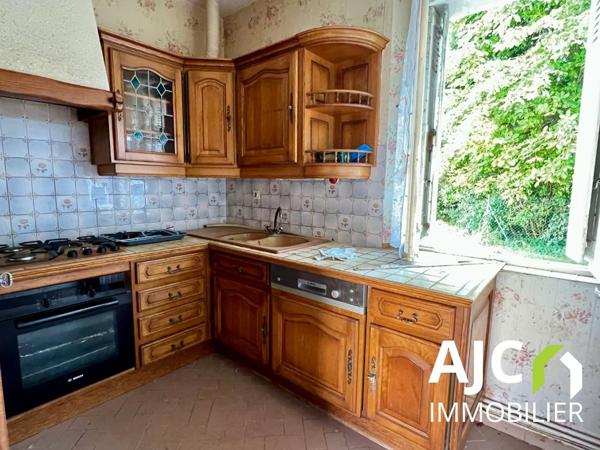 La Riche (37520) Ensemble immobilier à rénover avec dépendances