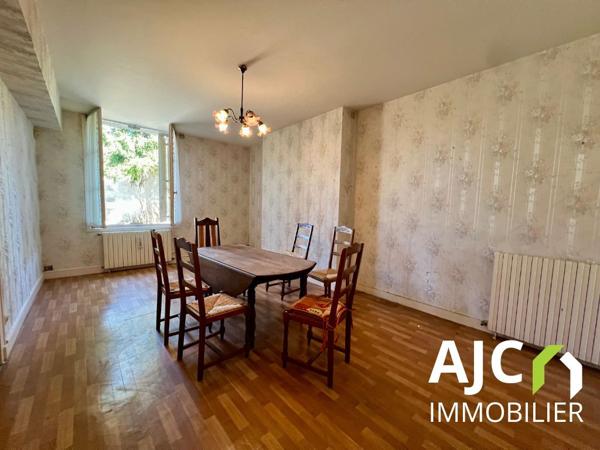 La Riche (37520) Ensemble immobilier à rénover avec dépendances