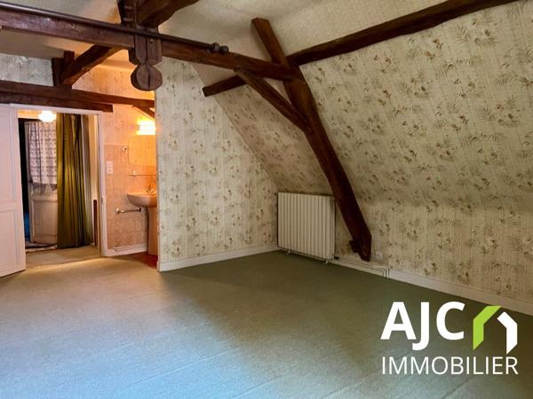 La Riche (37520) Ensemble immobilier à rénover avec dépendances