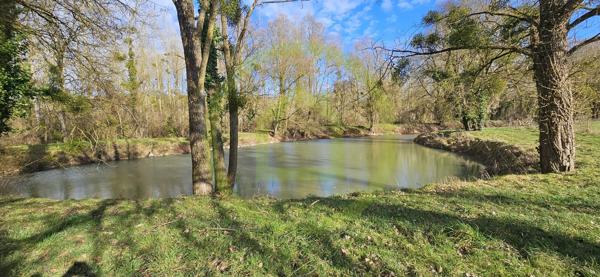 Terrain de loisir à CHARNIZAY (37290)