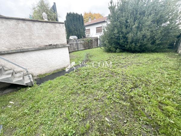 Maison 8 pièce(s) 5 chambre(s) 200 m²