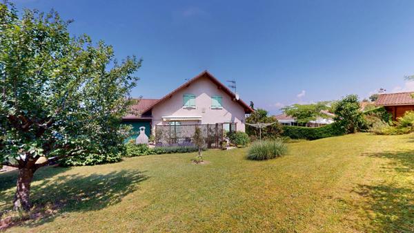 Maison vue lac, calme, jardin et faible énergie.