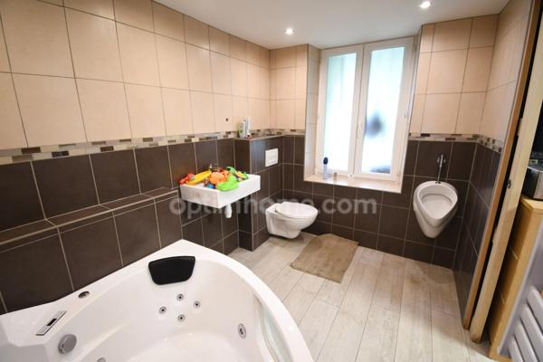 MAISON HERSERANGE 3 CHAMBRES - SALLE DE JEUX - 3 SALLES DE BAIN - GARAGE - TERRAIN - VUE GOLF