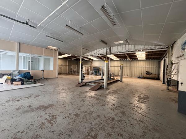 GARAGE / ENTREPOT 300m2