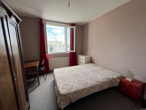 T3 dernier étage ST Felix avec cave et stationnement,  
Nantes 44000