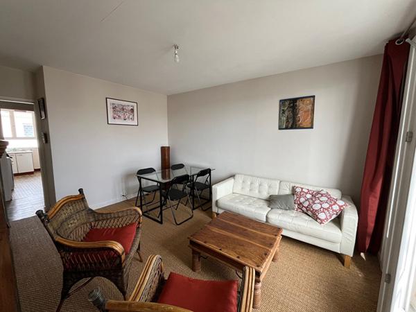 T3 dernier étage ST Felix avec cave et stationnement,  
Nantes 44000