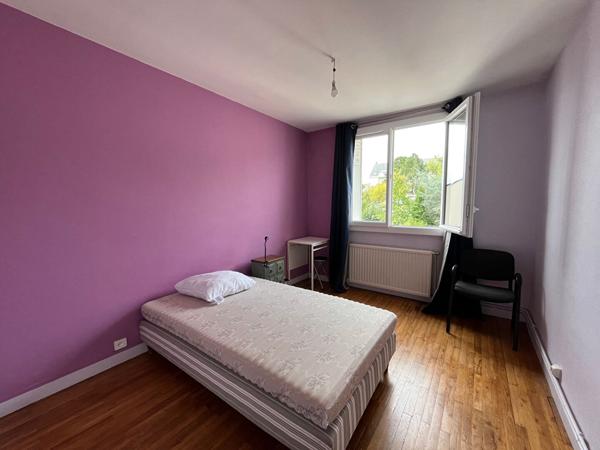 T3 dernier étage ST Felix avec cave et stationnement,  
Nantes 44000