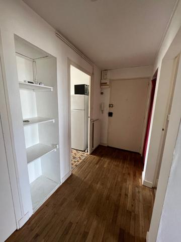 T3 dernier étage ST Felix avec cave et stationnement,  
Nantes 44000