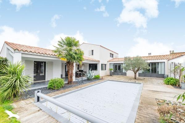 Maison à vendre |                                       Saint-Pierre-d'Oléron |                                        7 pièces  |  250 m²