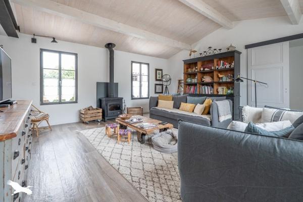Maison à vendre |                                       Saint-Pierre-d'Oléron |                                        7 pièces  |  250 m²