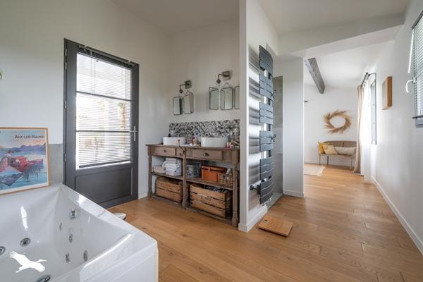 Maison à vendre |                                       Saint-Pierre-d'Oléron |                                        7 pièces  |  250 m²