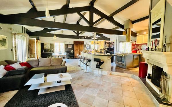 Maison à vendre    6 pièces •  Saint-Georges-de-Didonne