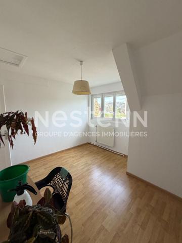 Maison 5 pièces, 114 m2 Maromme - proche commerces et commodités - très lumineuse - terrasse sans vis-à-vis - A saisir - Proche TEOR - Idéal famille - rare à la vente - A visiter rapidement - maison mitoyenne - Rangements - chambre au rdc