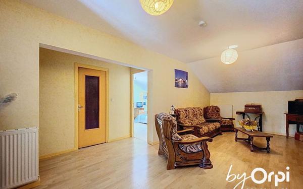 Maison à vendre    7 pièces • 250 m2 Saint-Éloy-les-Mines