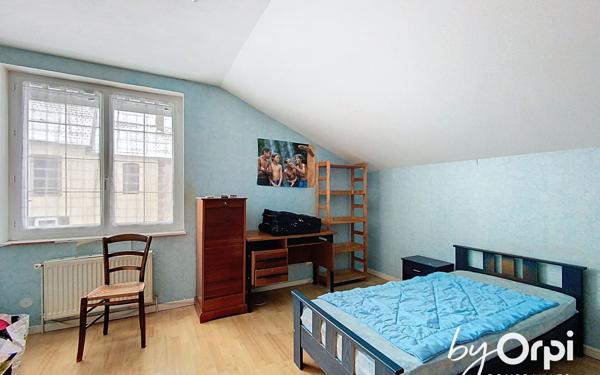 Maison à vendre    7 pièces • 250 m2 Saint-Éloy-les-Mines