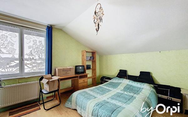 Maison à vendre    7 pièces • 250 m2 Saint-Éloy-les-Mines