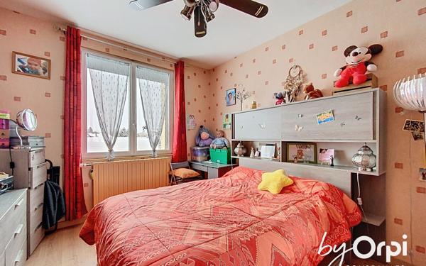 Maison à vendre    7 pièces • 250 m2 Saint-Éloy-les-Mines