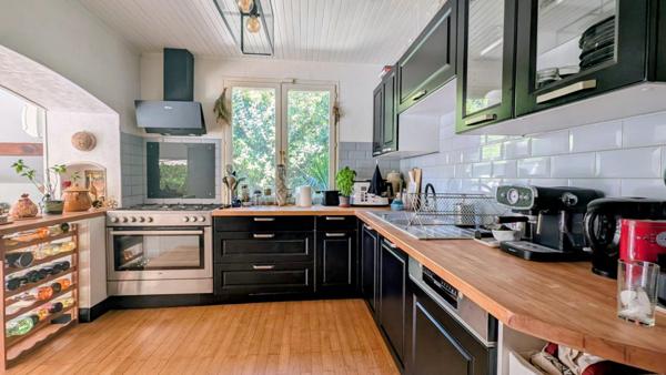 Villa T4 avec piscine et gîte T2 quartier résidentiel