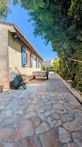 Villa T4 avec piscine et gîte T2 quartier résidentiel