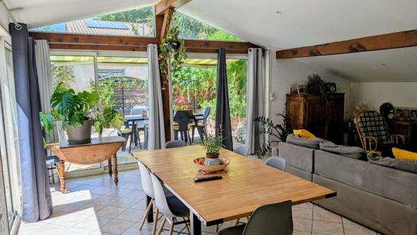 Villa T4 avec piscine et gîte T2 quartier résidentiel