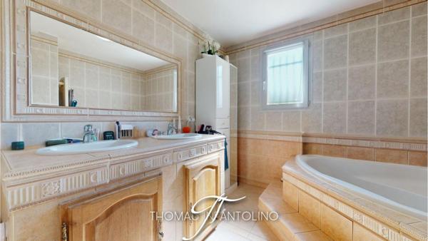 EN EXCLUSIVITE - QUARTIER RECHERCHE - 4 CHAMBRES - POSSIBILITE 2 CHAMBRES SUPPLEMENTAIRES - PISCINE