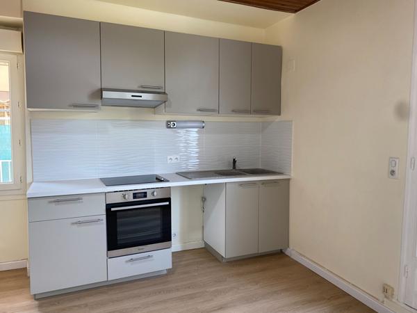 BEDARIEUX - Appartement 2 pièce(s) - 36.10 m² - 520 € CC