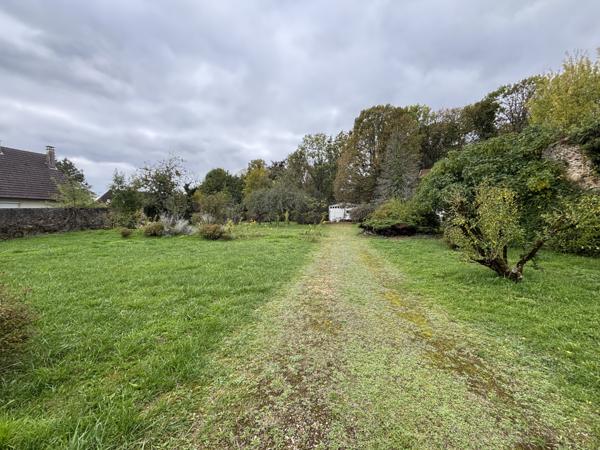 CHATILLON SUR SEINE : Maison de 1930 de plain pied avec 2700m² de terrain , atelier, bûcher et dépendance Châtillon-sur-Seine (21400)