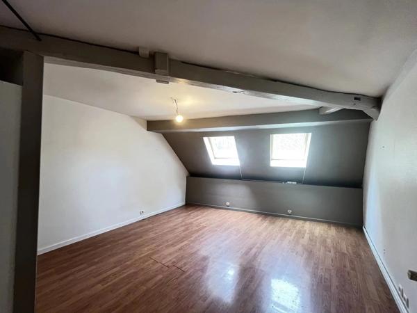 Vente                                                      Appartement
                        
                     5 pièces                      113 m2                     à Nevers
