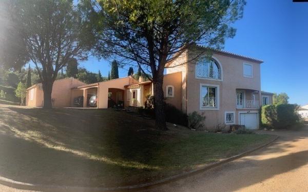 SUPERBE PROPRIÉTÉ de deux villas individuelles sur 2882 m² terrain