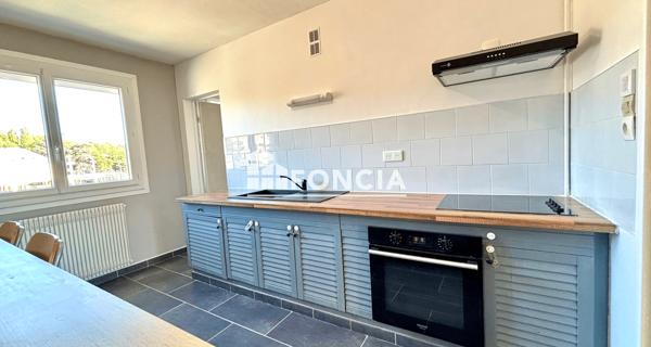 Location Appartement 5 pièces 89 m² - Petit-couronne 76650