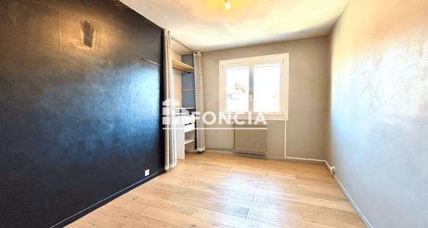 Location Appartement 5 pièces 89 m² - Petit-couronne 76650
