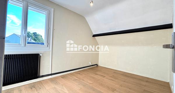 Location Appartement 5 pièces 89 m² - Petit-couronne 76650