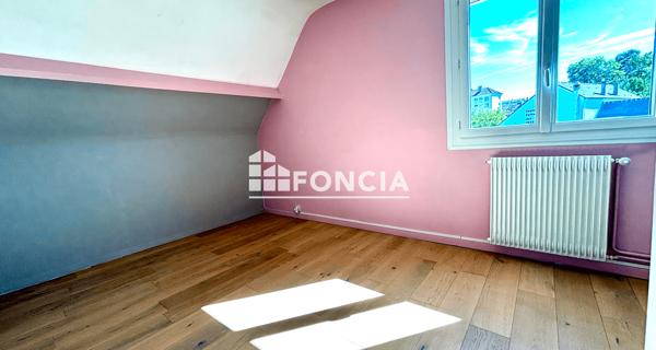 Location Appartement 5 pièces 89 m² - Petit-couronne 76650