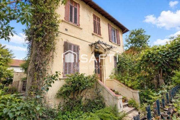 EXCLUSIVITE TOULON CLARET MAISON ANCIENNE DE 136m2 + GARAGE + CAVE