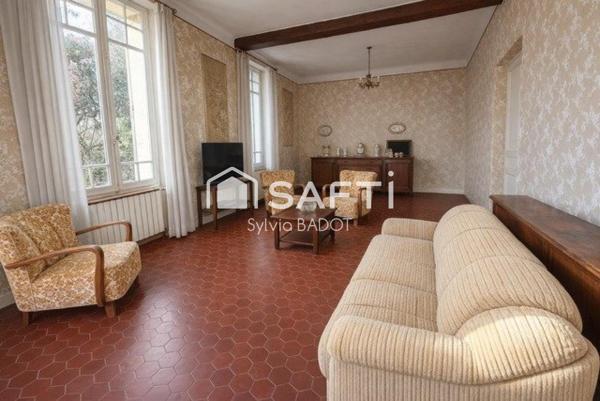 EXCLUSIVITE TOULON CLARET MAISON ANCIENNE DE 136m2 + GARAGE + CAVE