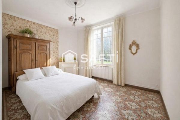 EXCLUSIVITE TOULON CLARET MAISON ANCIENNE DE 136m2 + GARAGE + CAVE