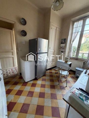 EXCLUSIVITE TOULON CLARET MAISON ANCIENNE DE 136m2 + GARAGE + CAVE