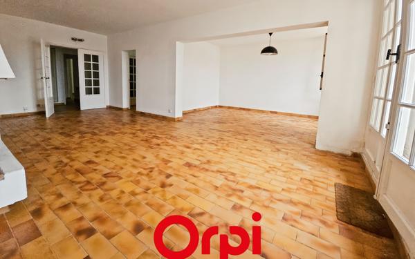 Appartement à vendre    3 pièces • 84 m2 Saint-Cyr-sur-Mer