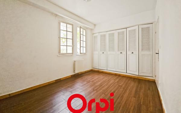 Appartement à vendre    3 pièces • 84 m2 Saint-Cyr-sur-Mer