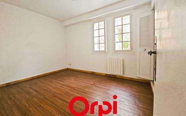 Appartement à vendre    3 pièces • 84 m2 Saint-Cyr-sur-Mer