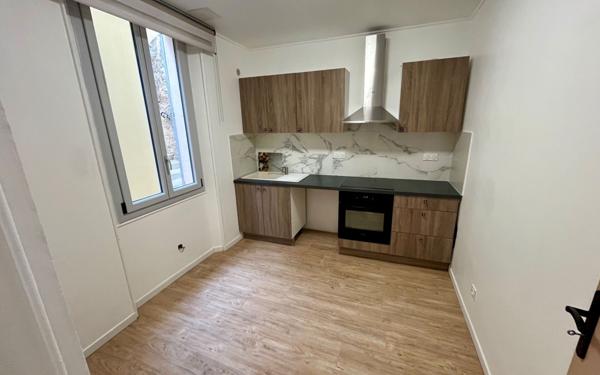 Appartement à louer    3 pièces • 55 m2 Grasse